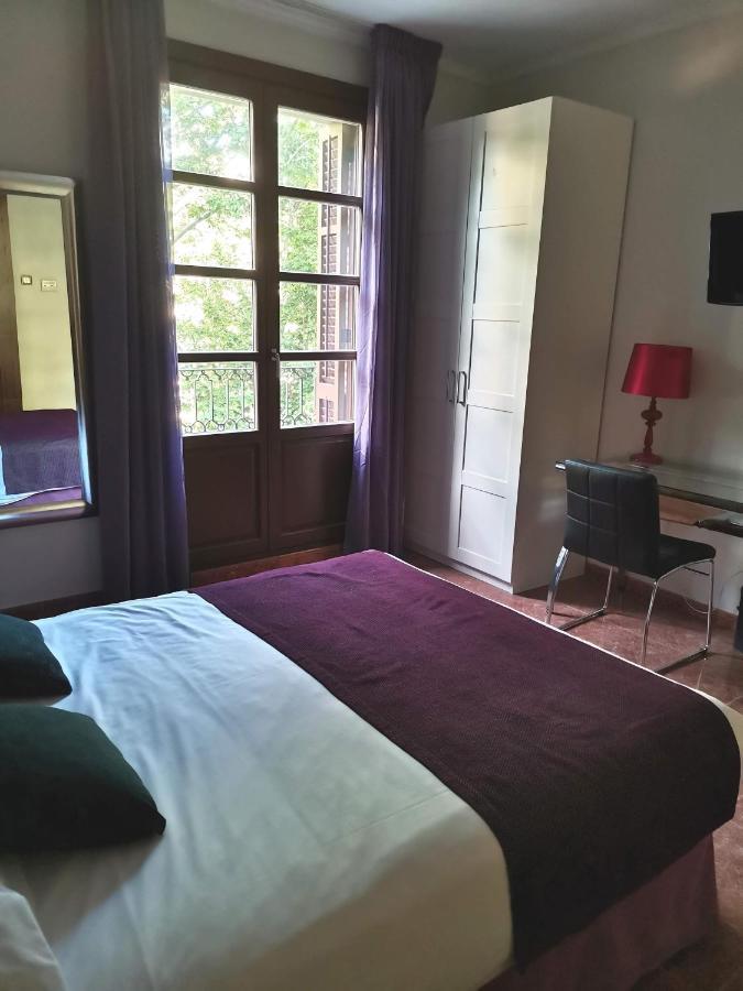 Double or Twin Room La Rambla Views,1111145154:JPEG
